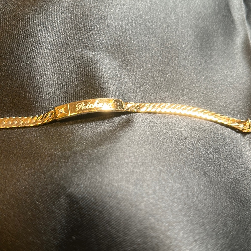 “Richard” engraved Vintage Spidel Gold Plated Bracelet.  Decorative Chip.  8”